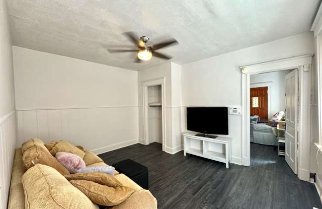 5 Bed/2 Bath on Stratford Ave Mins. from UC Campus for Only $750/pp ($3750/mo) Gallery 3
