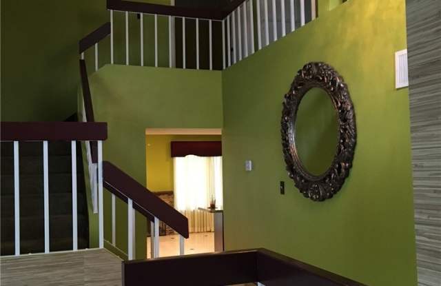 1450 Pine Tree Court Gallery 3