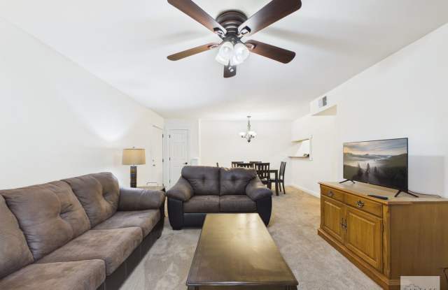 Fully Furnished or Unfurnished Ground Level Condo Available Now! Gallery 2