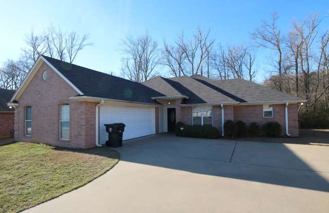 Stunning 3 Bedroom in Vineyard Estates Coming Soon! photos photos