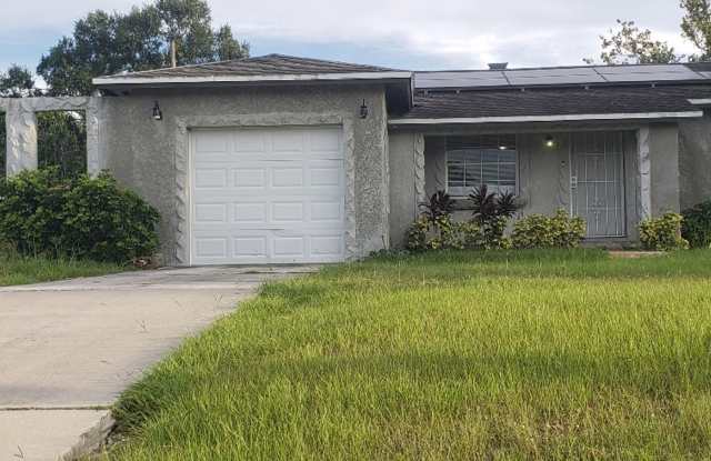 NICE, LARGE (SOLAR POWERED!) 4 BED / 2 BATH / 1 CAR GARAGE / POOL! (ORLANDO WEST) photos photos