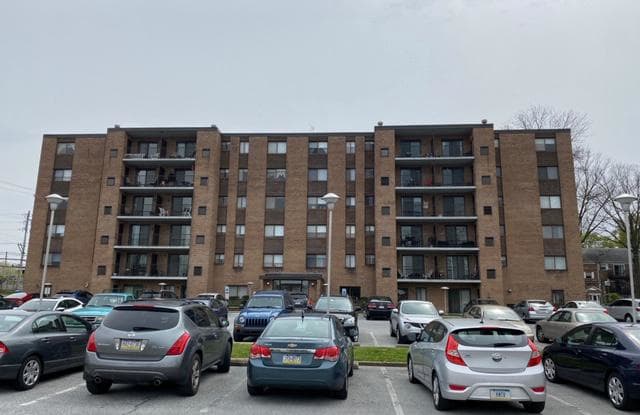 295 E JEFFERSON STREET - 295 East Jefferson Street, Media, PA 19063