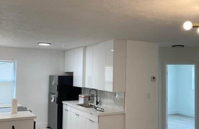 341 SW 15th Street photos photos