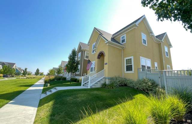 Great Daybreak Home Available March 1! photos photos