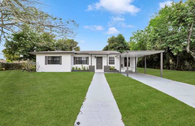 950 Northeast 163rd Street photos photos