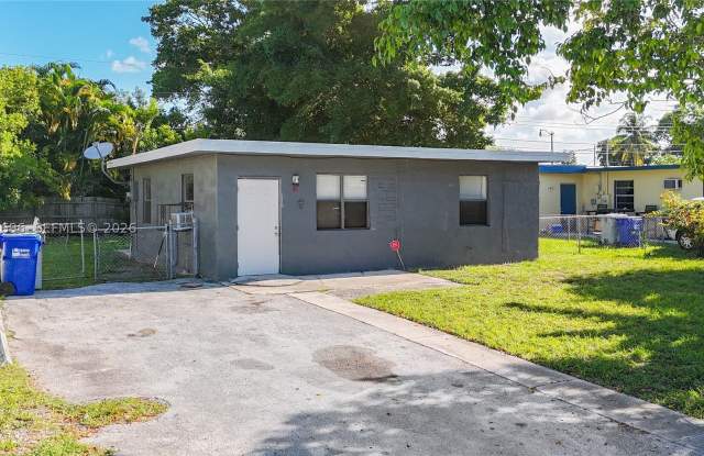 2419 NW 6th Ct Gallery 1