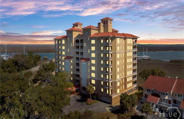 8001 E US 80 Highway unit: 301 photos photos