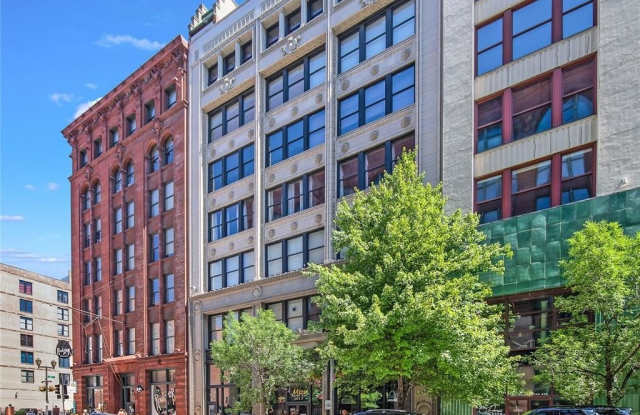 1015 Washington Avenue Gallery 2