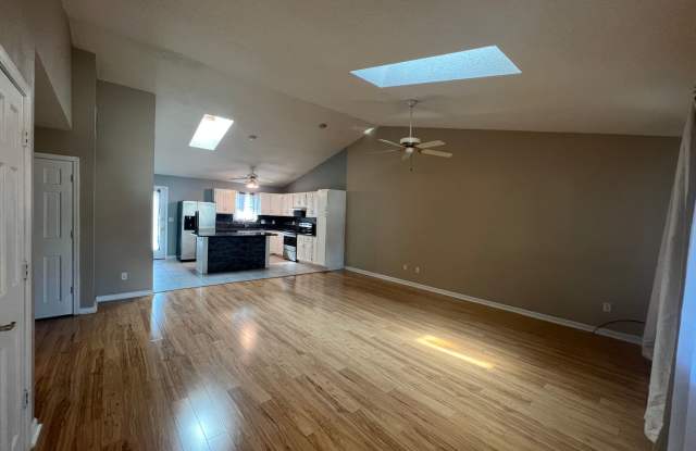 AVAILABLE NOW 3 BEDROOM 2 FULL BATHS PLENTY OF STORAGE. photos photos