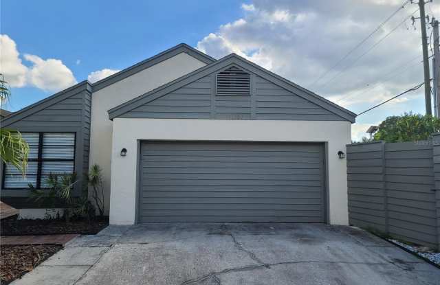 13701 LAZY OAK DRIVE photos photos