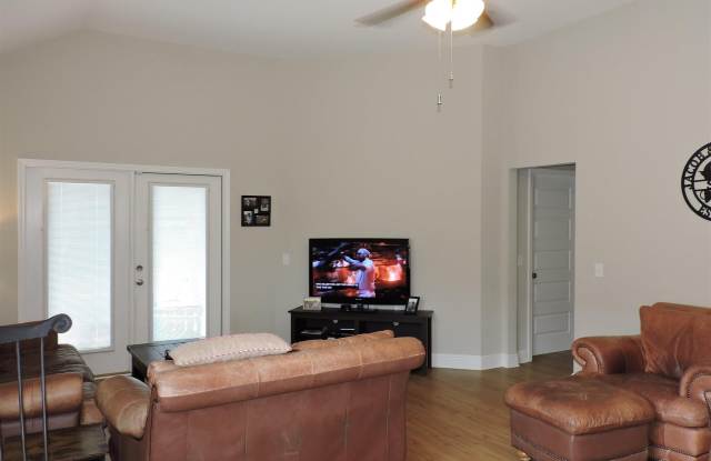 5643 Vendome Ct Gallery 4