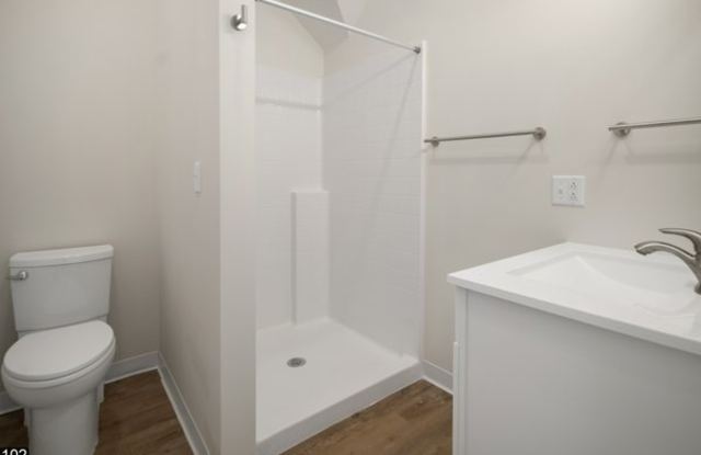 320 Elmwood Avenue - 201 Gallery 4