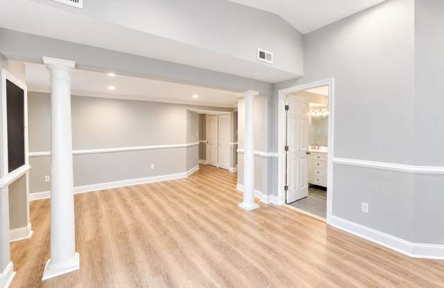 Single Family Home in Severna Park with large yard Gallery 4