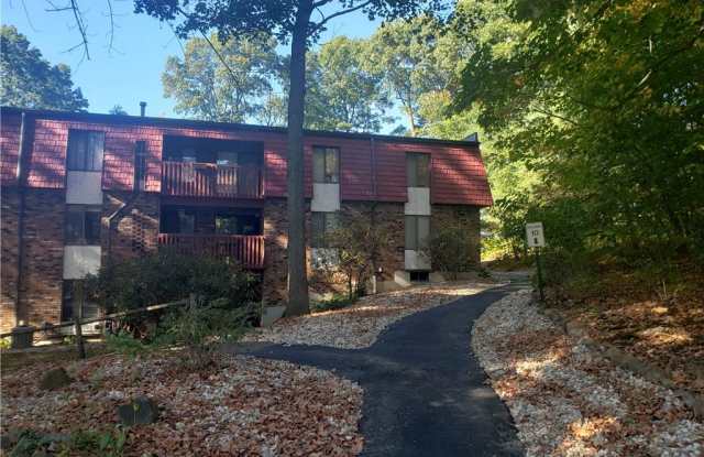 10 Woodsedge Drive Gallery 3