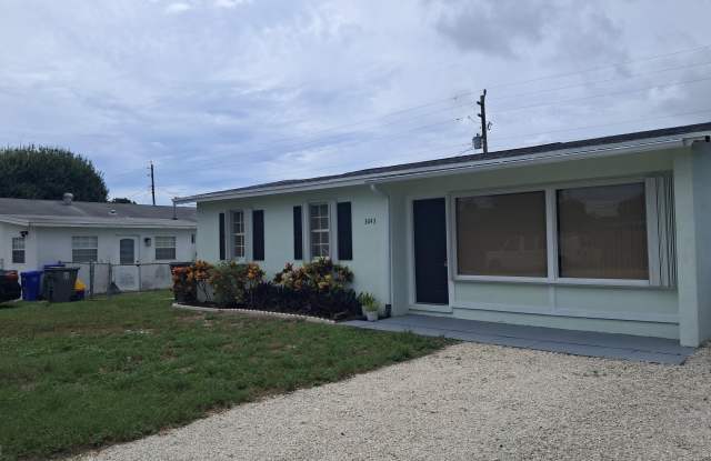 3643 Betty Ann Court W Gallery 2