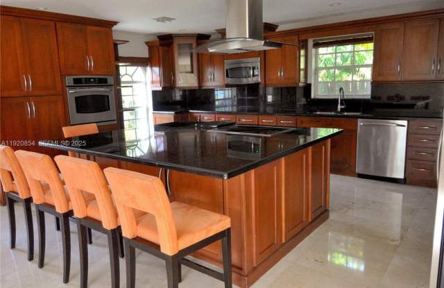 6384 SW 31st St photos photos