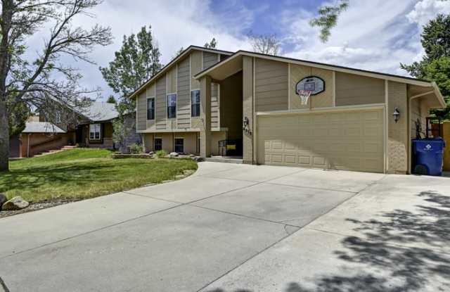 4877 Old Farm Circle West Gallery 4