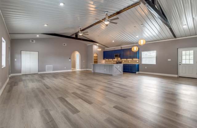 100 County Road 4140 Gallery 2