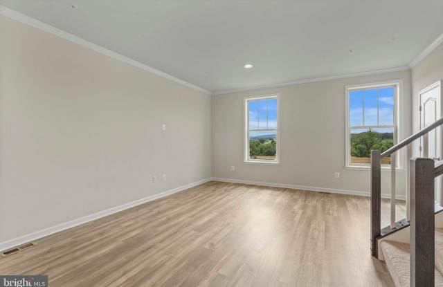 5903 GARDEN WALK Drive Gallery 3