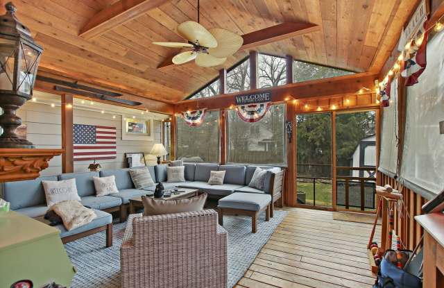 Lake Geneva Retreat w/ Pier Access & Fire Pit Available for Monthly & Mid-Term Rentals Gallery 4