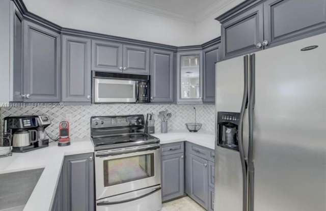 601 NE 11th Avenue, Fort Lauderdale, FL 33304 photos photos