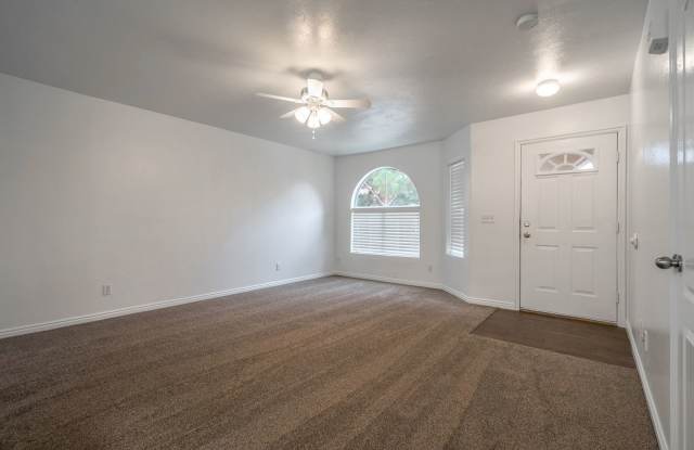 La Paloma Condo with 2-Bedrooms and 2-Bathrooms Gallery 3