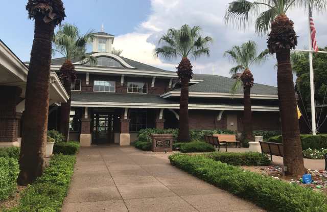 17584 W ACACIA Court Gallery 3