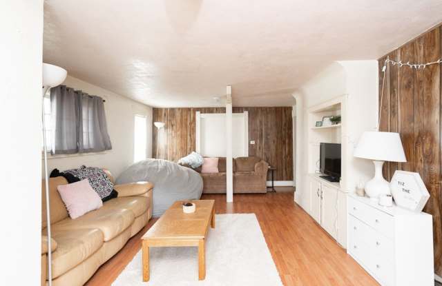 1928 Olive St - Cedar Falls - 1928 Olive Street, Cedar Falls, IA 50613 1928 Olive St - Cedar Falls - 1928 Olive Street, Cedar Falls, IA 50613