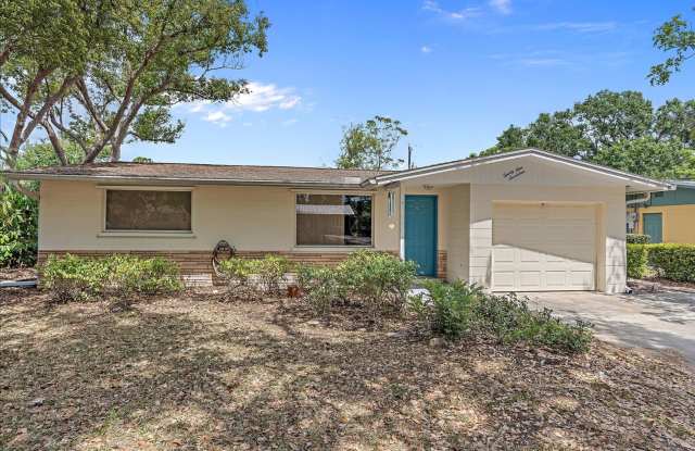 Annual 3 Bed 2 Bath Single Family Home w/ 1-Car Garage for $2,000 a month - 2917 New England Street, Gulf Gate Estates, FL 34231