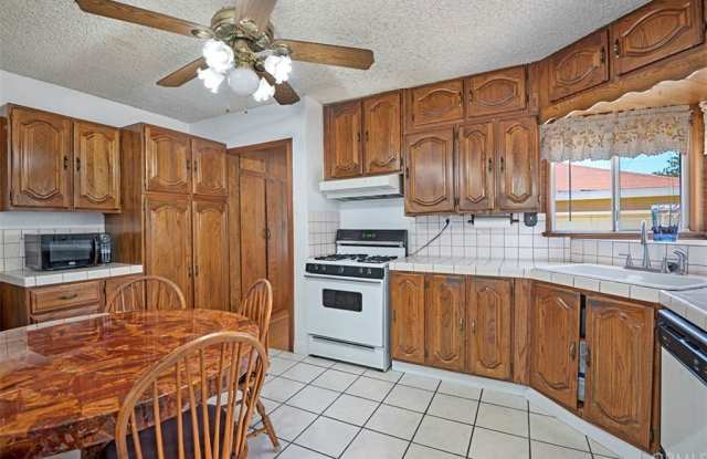 4723 Dunrobin Ave Gallery 4