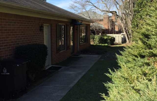 Very well kept condo in Lytchfield off Allistair Rd-Move in Special $500.00 off the first months rent with a 13 month lease photos photos