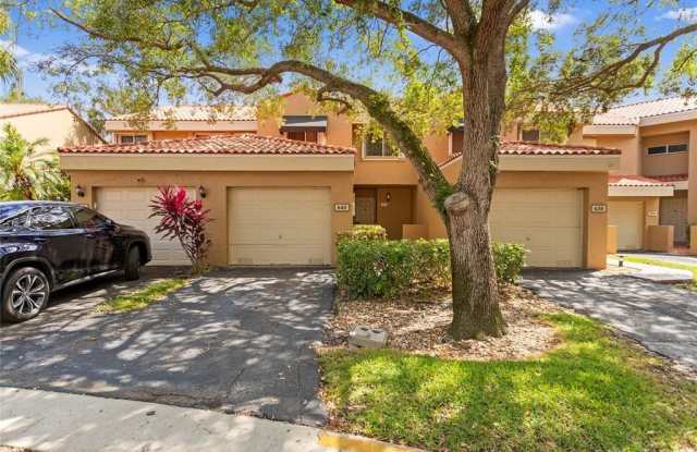 640 N UNIVERSITY DR photos photos