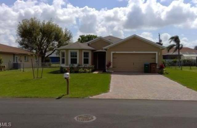 114 SE 3rd Street photos photos