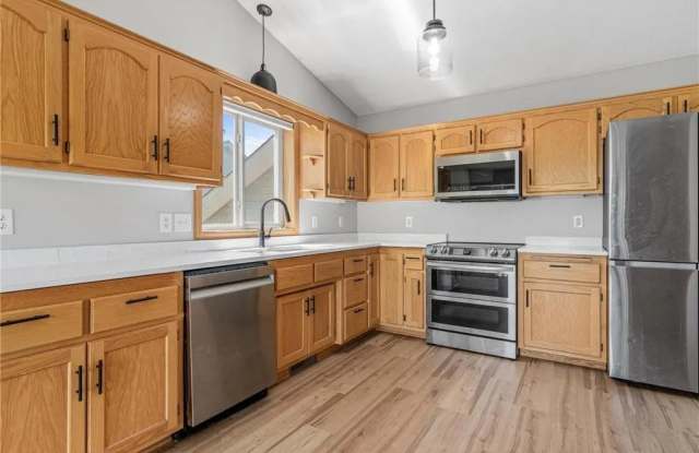 8691 Edison St Ne Gallery 2