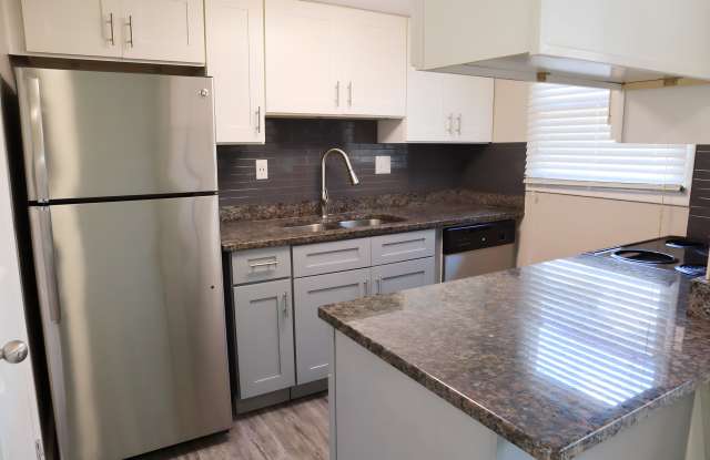 Creekwood Apartments Gallery 3