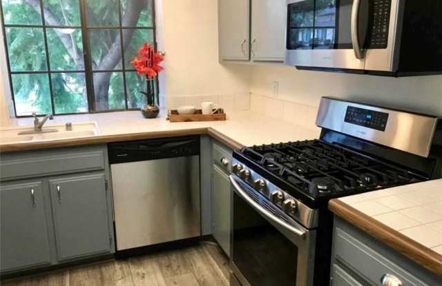 21760 Laurelrim Drive Gallery 2