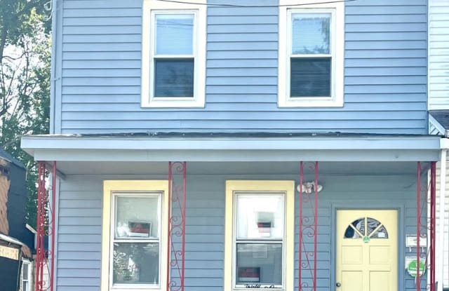 131 E FEDERAL STREET - 131 East Federal Street, Burlington, NJ 08016