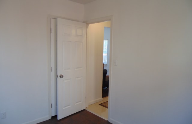 921 S Montezuma St - 921 South 3rd Drive, Phoenix, AZ 85003