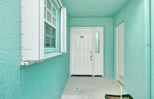 2607 SE 20th Ct Gallery 2