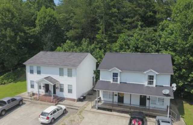 1016 W 4th St - 1016 West 4th Street, Corbin, KY 40701