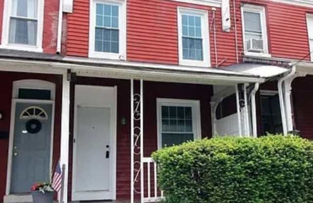 820 4th St photos photos