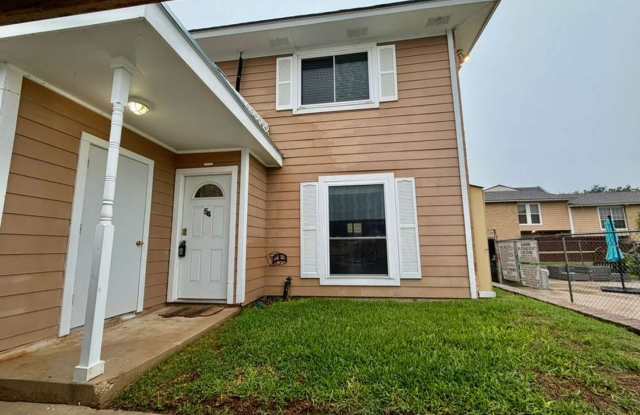 Modern Medical Center Gem with Stylish Upgrades & Private Patio Living photos photos Modern Medical Center Gem with Stylish Upgrades & Private Patio Living photos photos