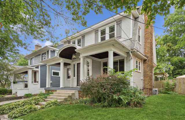 715 Gladstone Drive SE - 715 Gladstone Drive Southeast, East Grand Rapids, MI 49506