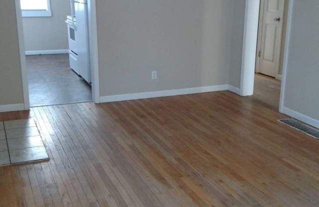 2bdr/1bth house in Independence, MO Gallery 4