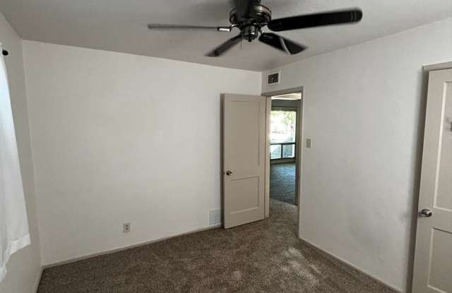 Beautiful 2-bed, 1 bath Home Gallery 3