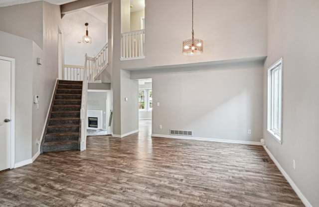Spacious 4BR/4BA Home in Arvada — Private Dog Run & Finished Basement Gallery 4