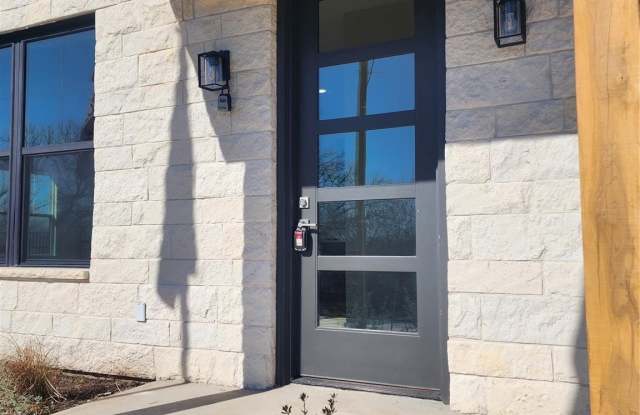 110 Clark Lane Gallery 2