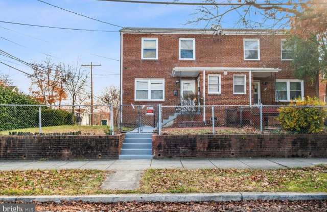 883 BELLEVUE Street SE unit: 1 photos photos 883 BELLEVUE Street SE unit: 1 photos photos