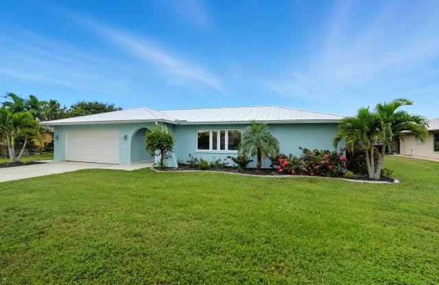 6163 Plumosa Avenue photos photos