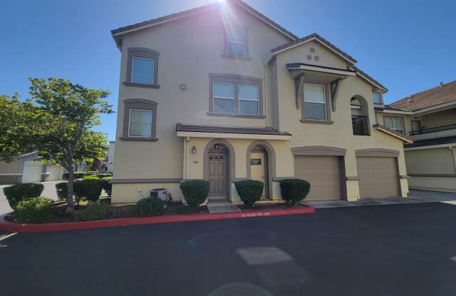 Stunning 2 bedroom plus loft, 2 bathroom, Tri-level townhouse nestled in the heart of Elk Grove photos photos